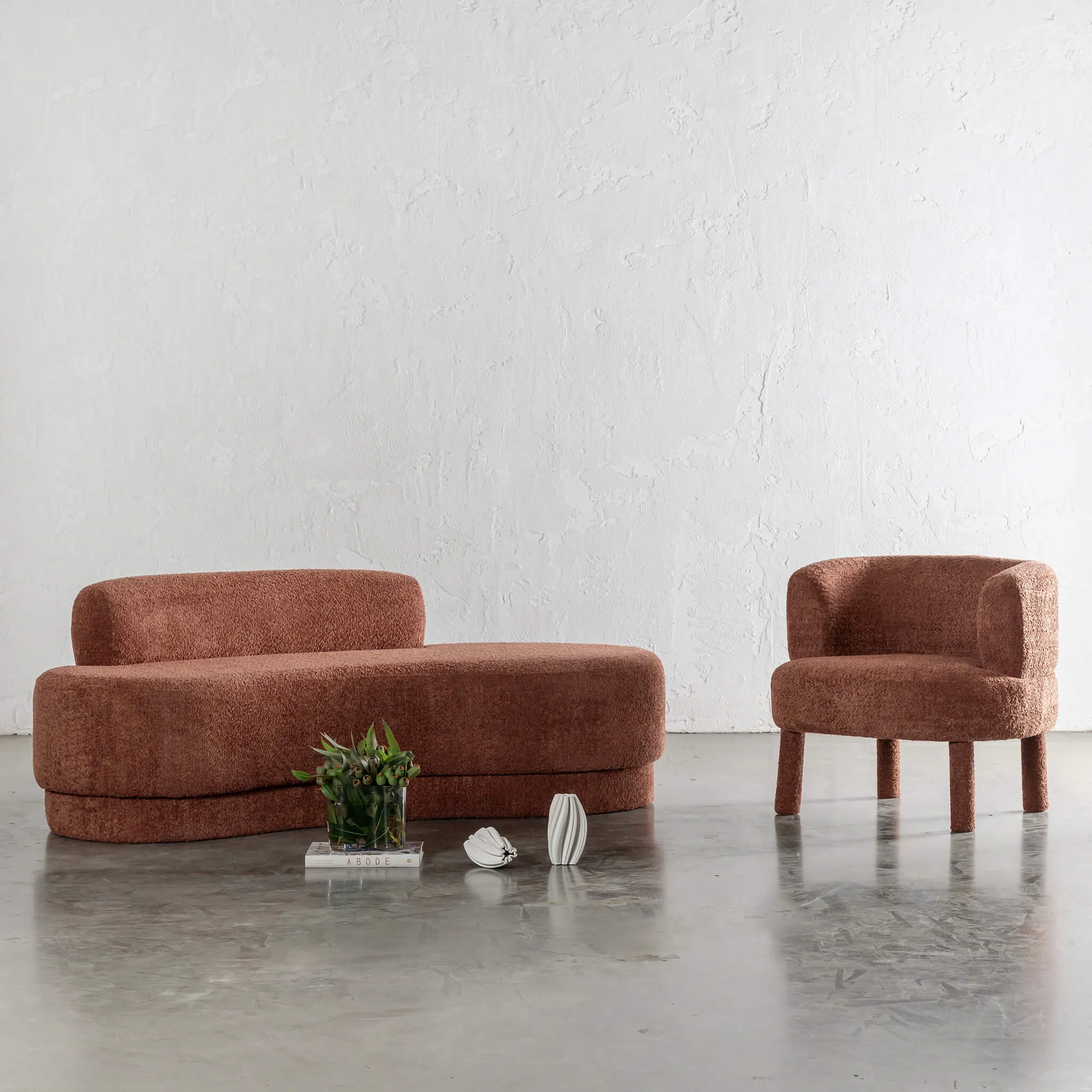 SEVILLA CURVE DAYBED  |  CARMEN RUST BOUCLE