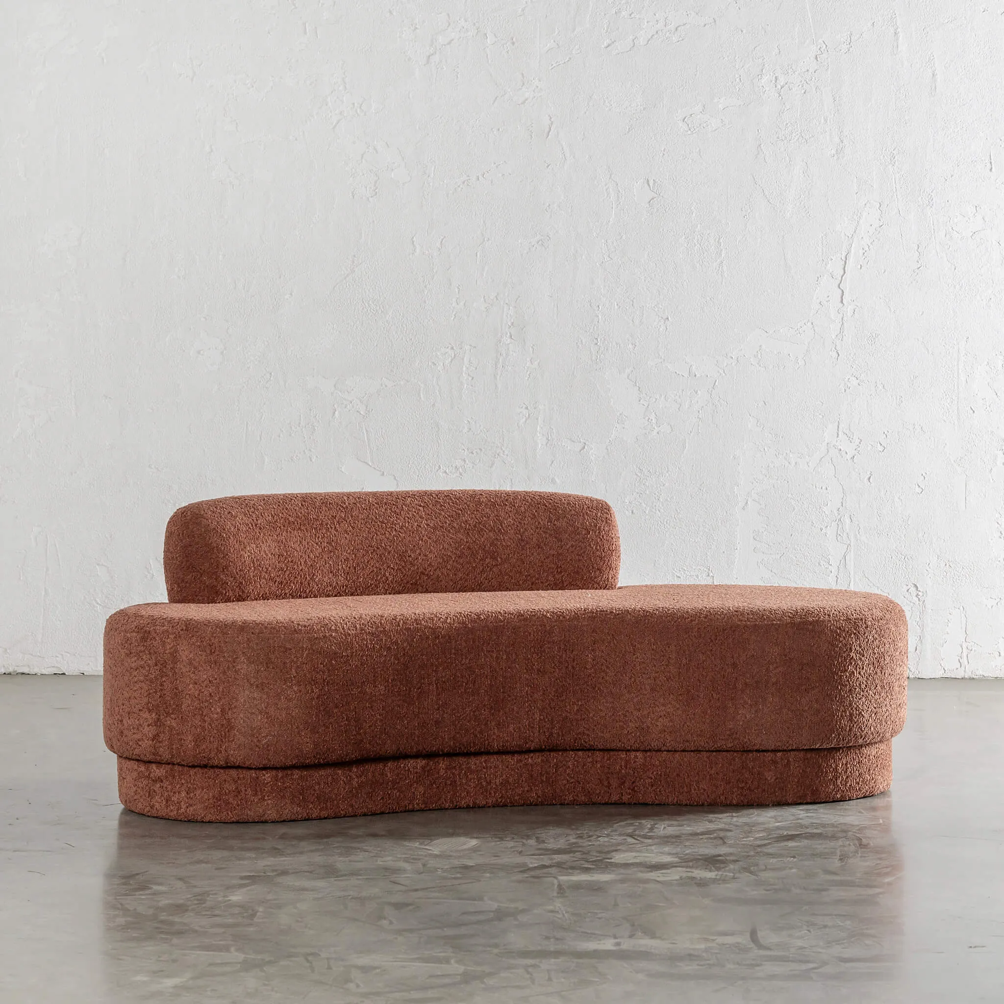 SEVILLA CURVE DAYBED  |  CARMEN RUST BOUCLE